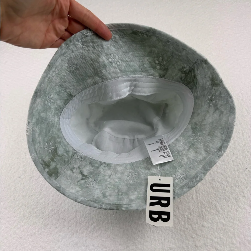 NWT Urban Outfitters Bucket‎ hat floral embroidered tie dye water color
